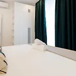Central Suites Apartment