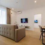 Central Suites *