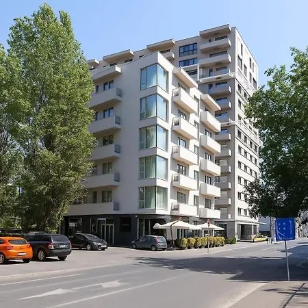 Central Suites *
