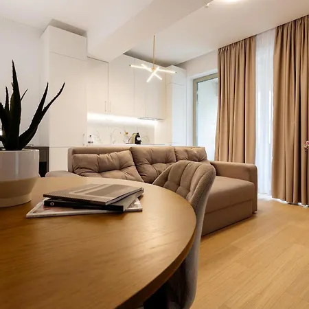 Central Suites Апартаменты *