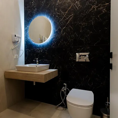 Central Suites