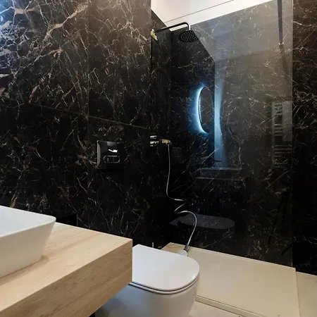 Central Suites Апартаменты *