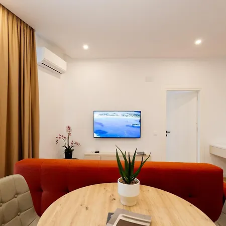 Central Suites Апартаменты Бухарест