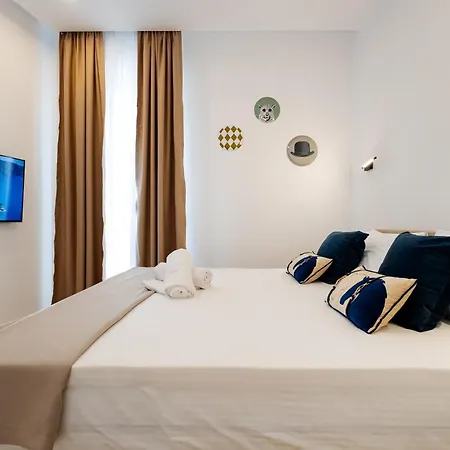Central Suites アパート