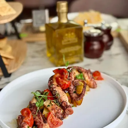 Central Suites Apartment