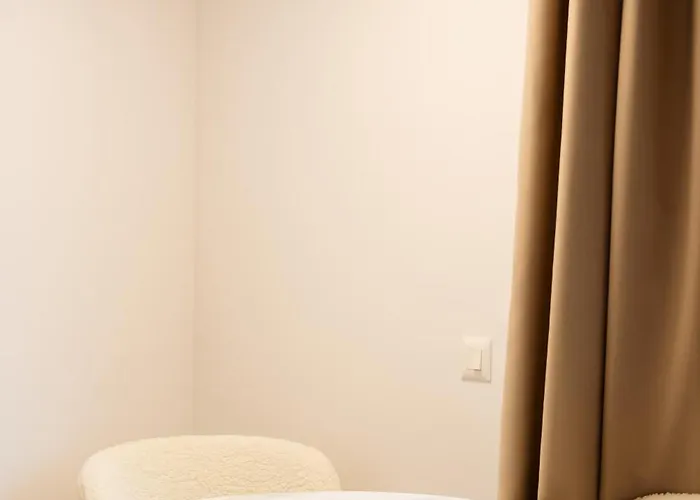 Central Suites *