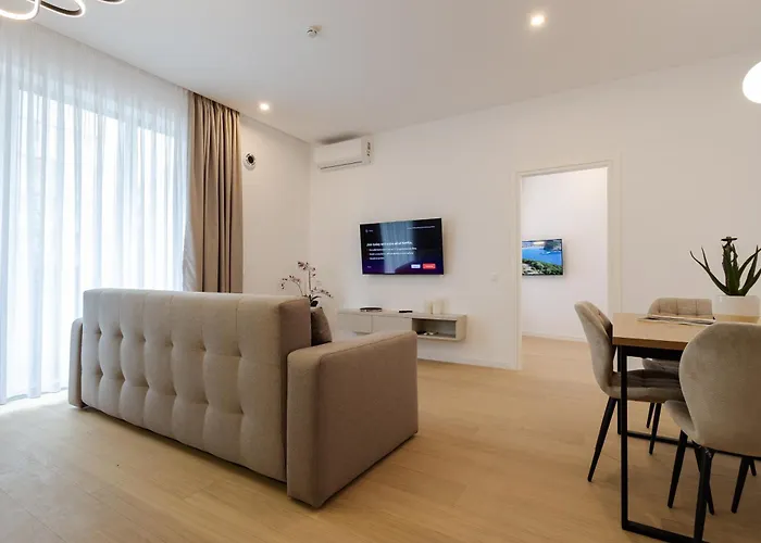 Central Suites *