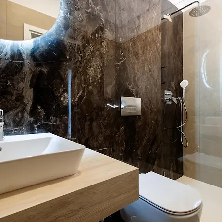 Central Suites